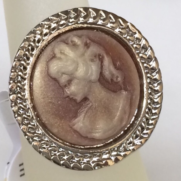 Silver Cameo Cocktail Ring Vintage Victorian Lady Size 7  Plated Beige - Picture 2 of 8
